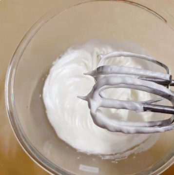 可愛(ài)軟萌的蛋殼小蛋糕，健康有營(yíng)養(yǎng)，小朋友很愛(ài)吃